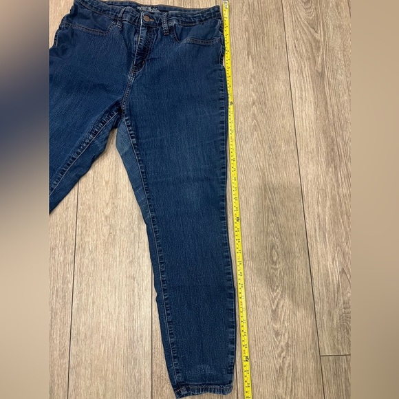 Wild fable size 14 high rise Skinny Jeans - Classic Blue High Rise Skinny Jeans - Picture 11 of 12